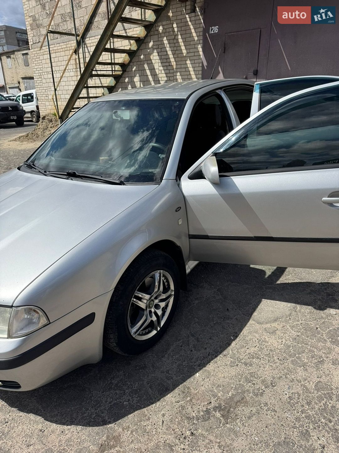 Skoda Octavia 2004 VIN TMBBL41U84B011167 фото оголошення 5 з 18