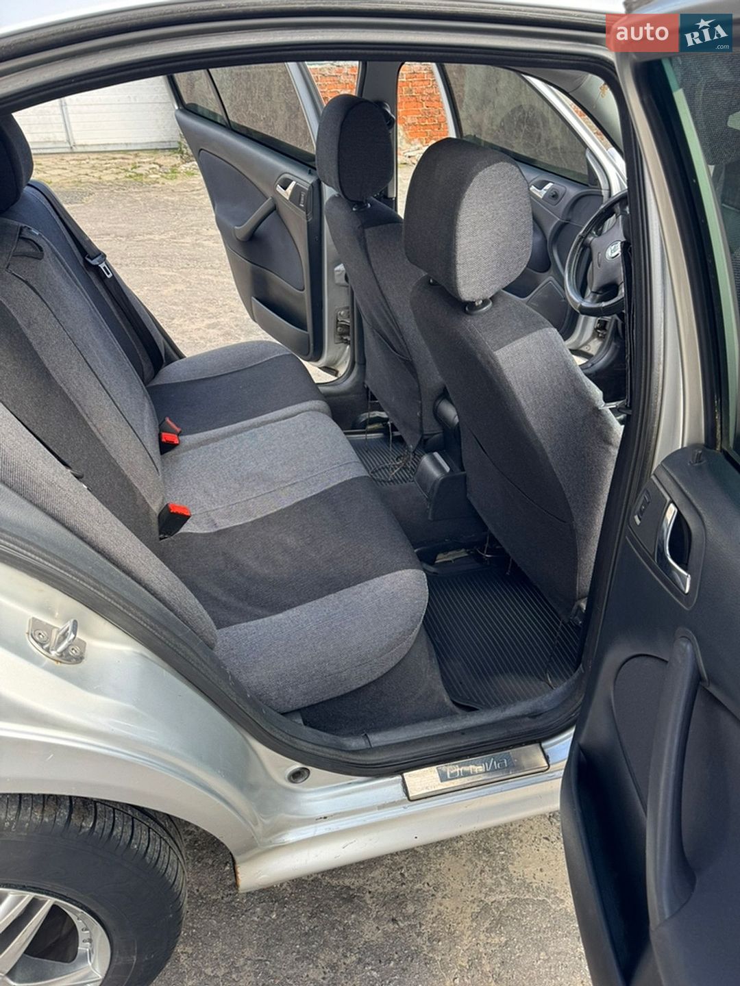 Skoda Octavia 2004 VIN TMBBL41U84B011167 фото оголошення 11 з 18