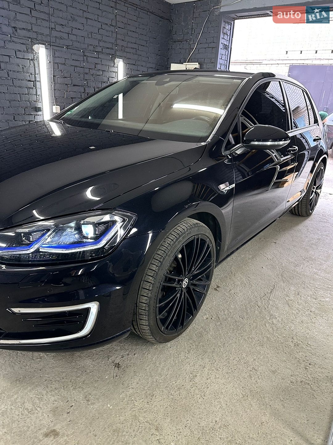 Volkswagen e-Golf 2019 VIN WVWZZZAUZK8990261 фото оголошення 4 з 18