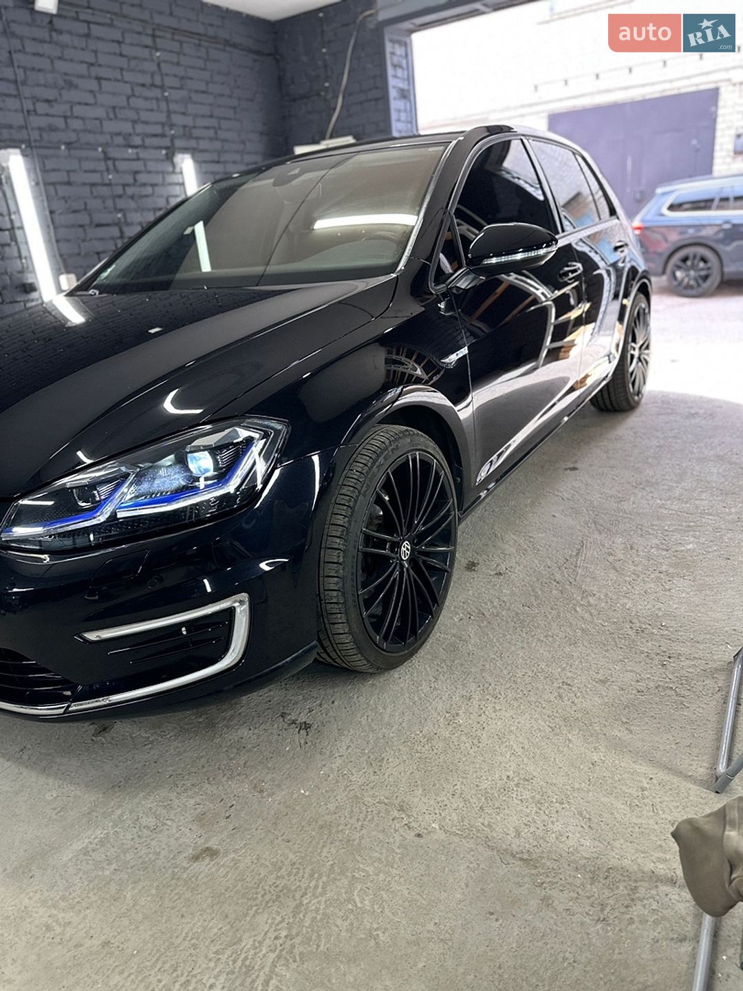 Volkswagen e-Golf 2019 VIN WVWZZZAUZK8990261 фото оголошення 5 з 18
