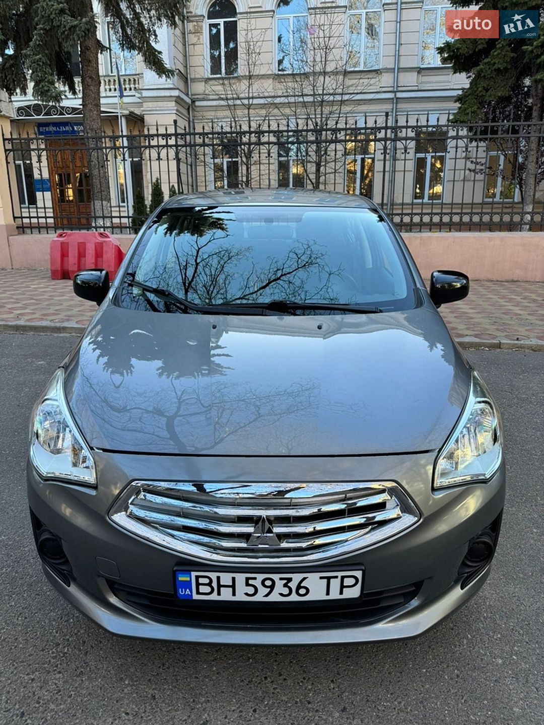 Mitsubishi Mirage 2019 VIN ML32F4FJ6LHF01419 фото оголошення 2 з 23