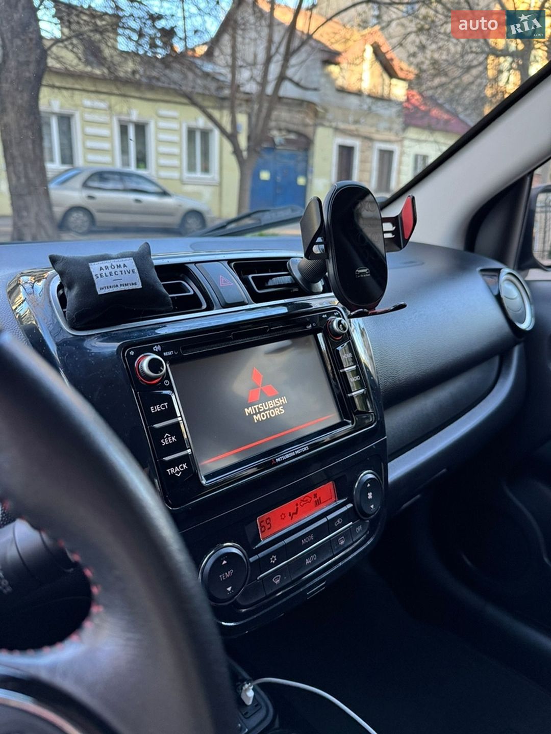 Mitsubishi Mirage 2019 VIN ML32F4FJ6LHF01419 фото оголошення 15 з 23