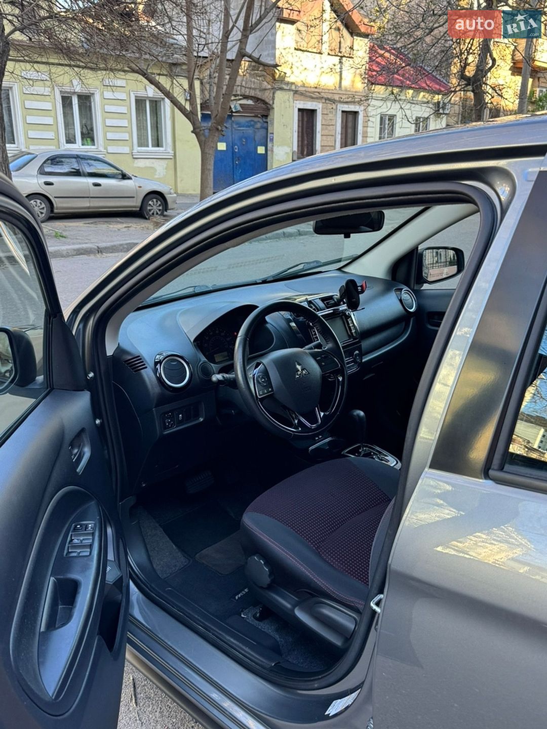 Mitsubishi Mirage 2019 VIN ML32F4FJ6LHF01419 фото оголошення 17 з 23