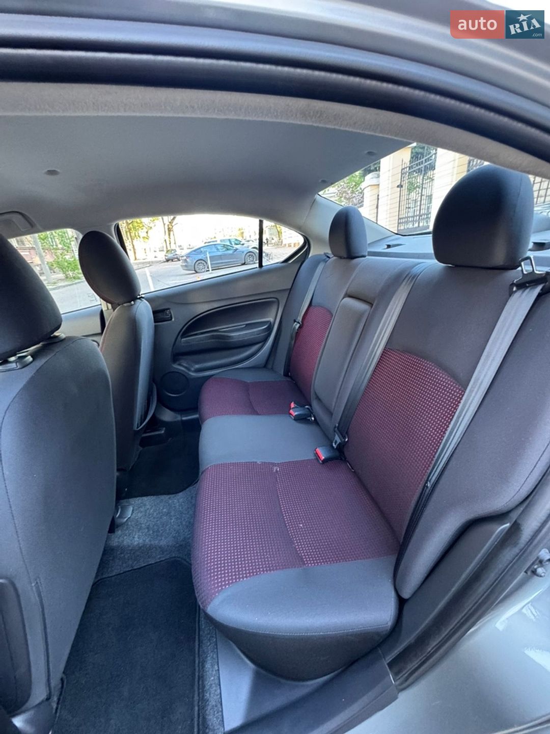 Mitsubishi Mirage 2019 VIN ML32F4FJ6LHF01419 фото оголошення 19 з 23