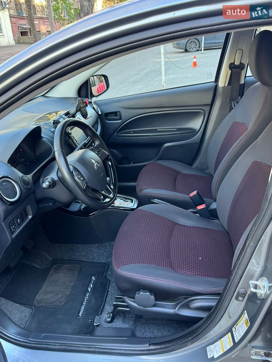 Mitsubishi Mirage 2019 VIN ML32F4FJ6LHF01419 фото оголошення 18 з 23