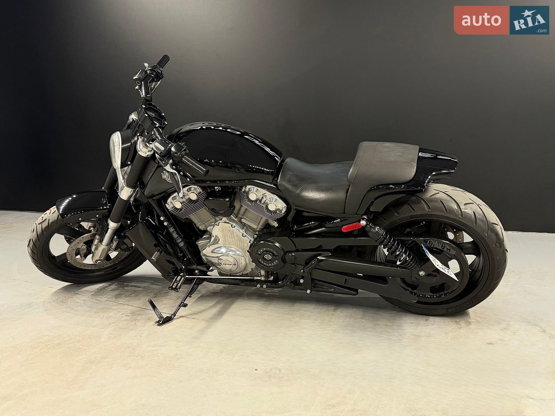 Harley-Davidson VRSCAW V-Rod 2011 VIN 1HD1HPH10BC804432 фото оголошення 4 з 17