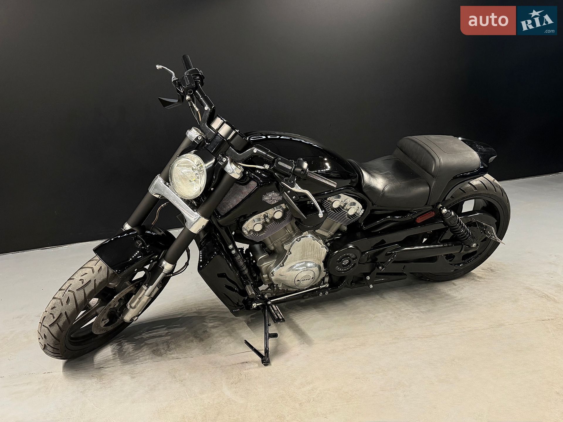 Harley-Davidson VRSCAW V-Rod 2011 VIN 1HD1HPH10BC804432 фото оголошення 2 з 17