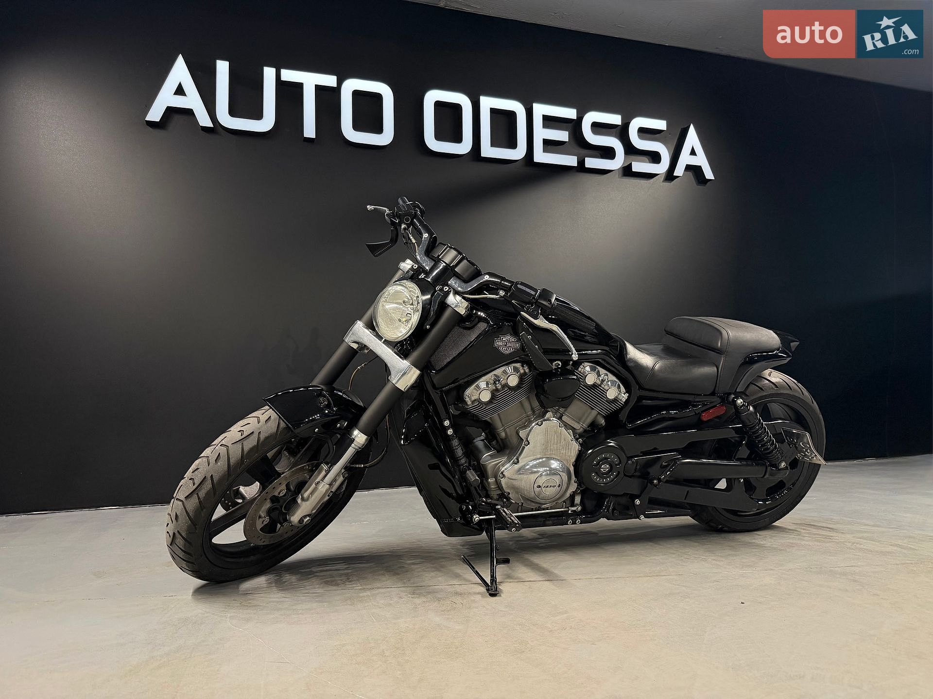 Harley-Davidson VRSCAW V-Rod 2011 VIN 1HD1HPH10BC804432 фото оголошення 5 з 17