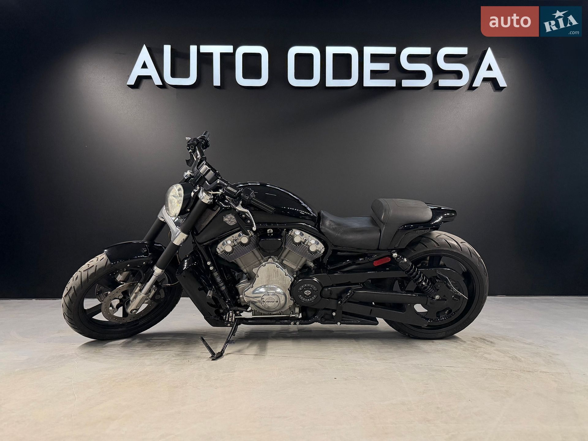 Harley-Davidson VRSCAW V-Rod 2011 VIN 1HD1HPH10BC804432 фото оголошення 7 з 17