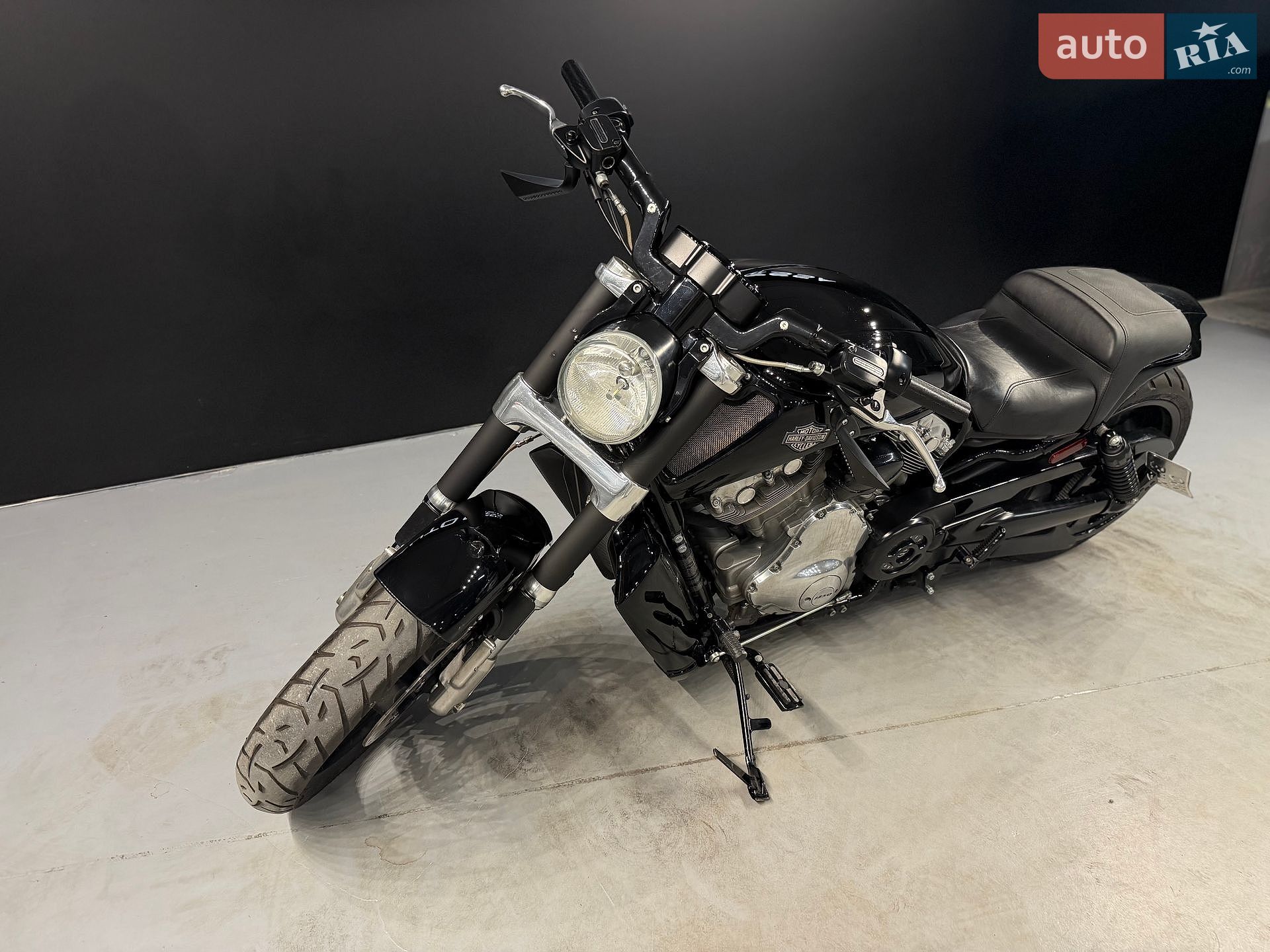 Harley-Davidson VRSCAW V-Rod 2011 VIN 1HD1HPH10BC804432 фото оголошення 8 з 17