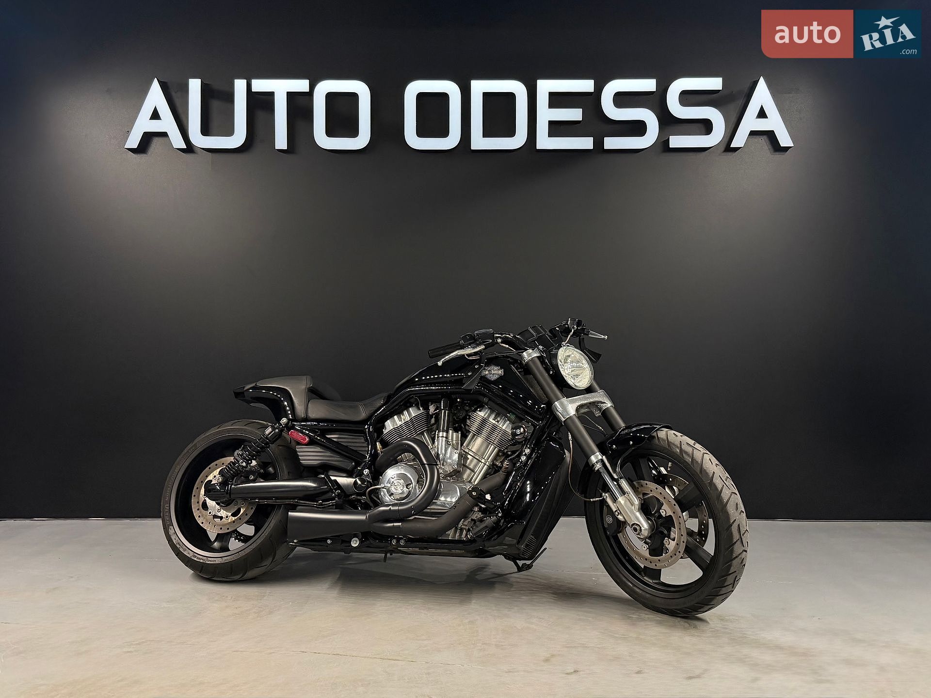 Harley-Davidson VRSCAW V-Rod 2011 VIN 1HD1HPH10BC804432 фото оголошення 11 з 17