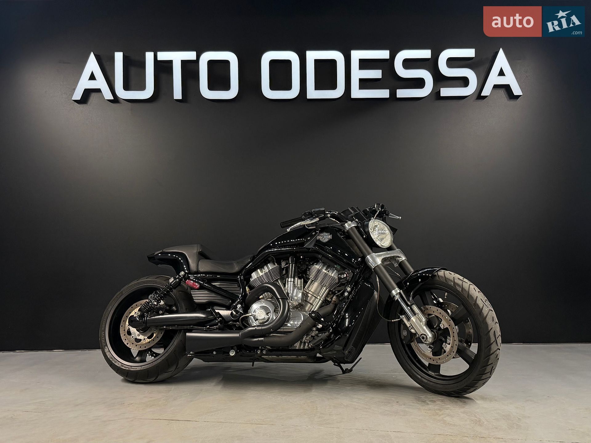 Harley-Davidson VRSCAW V-Rod 2011 VIN 1HD1HPH10BC804432 фото оголошення 14 з 17