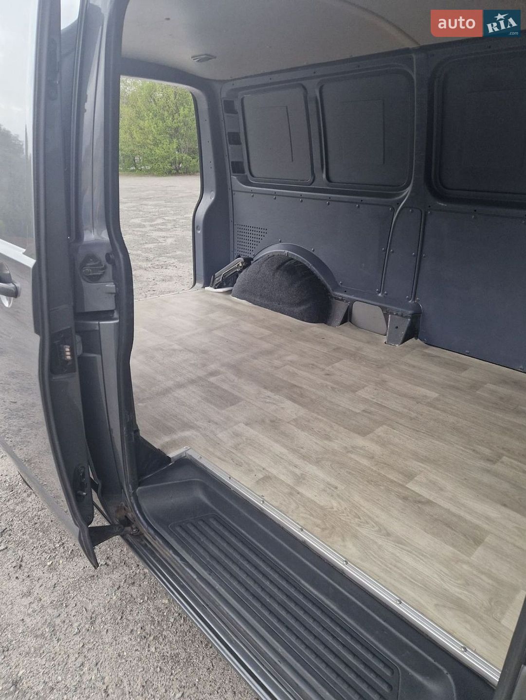 Volkswagen Transporter 2010 VIN WV1ZZZ7HZBH060429 фото оголошення 5 з 17