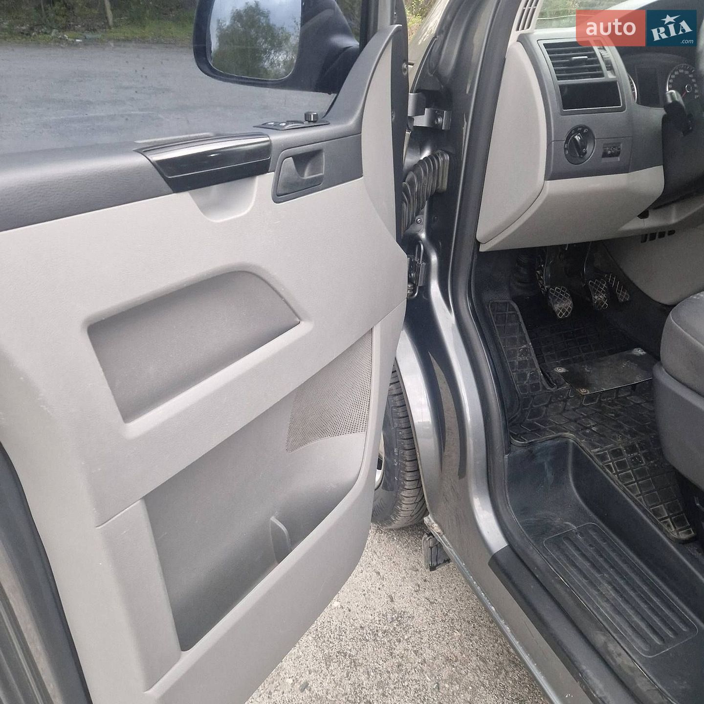 Volkswagen Transporter 2010 VIN WV1ZZZ7HZBH060429 фото оголошення 7 з 17