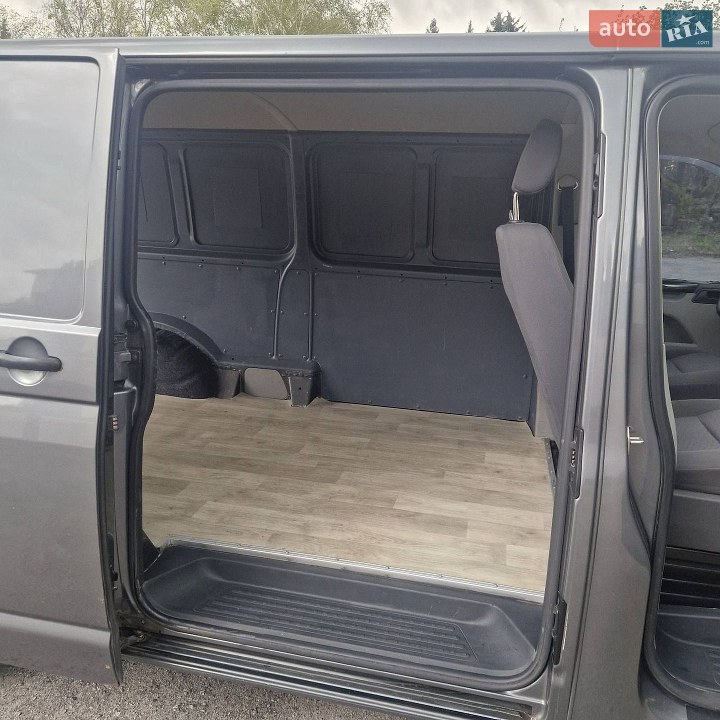 Volkswagen Transporter 2010 VIN WV1ZZZ7HZBH060429 фото оголошення 10 з 17