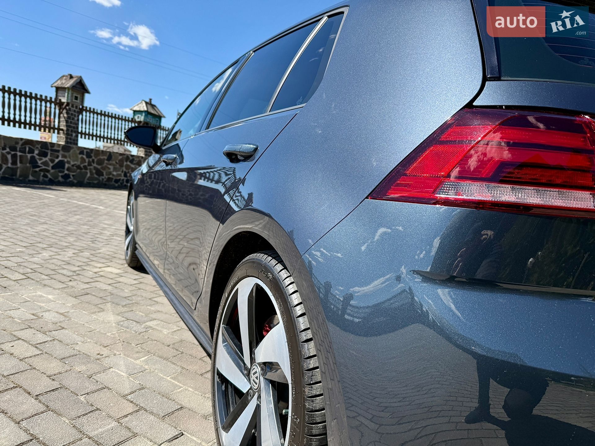 Volkswagen Golf GTI 2018 VIN 3VW447AU8JM277863 фото оголошення 17 з 35