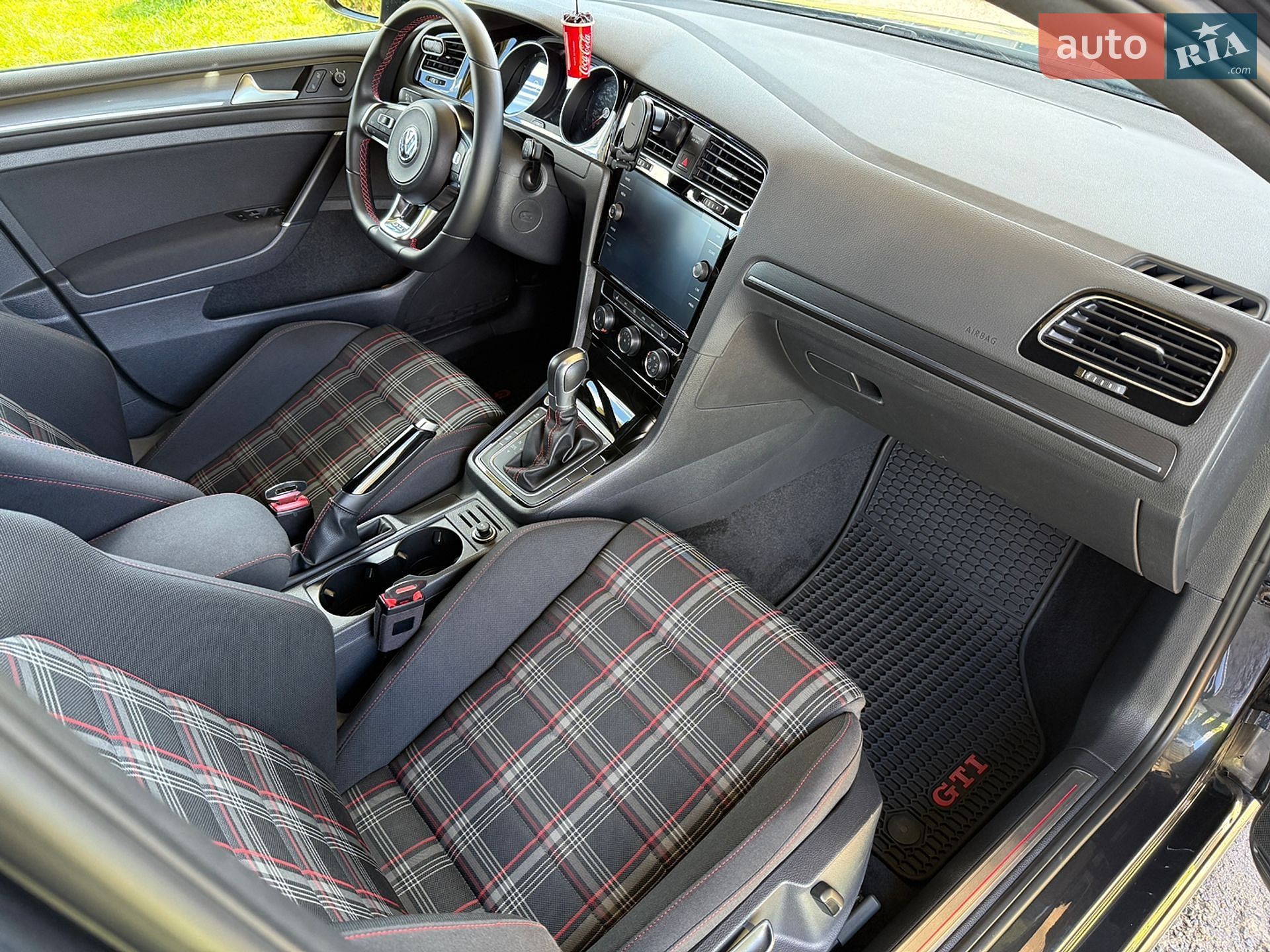 Volkswagen Golf GTI 2018 VIN 3VW447AU8JM277863 фото оголошення 19 з 35