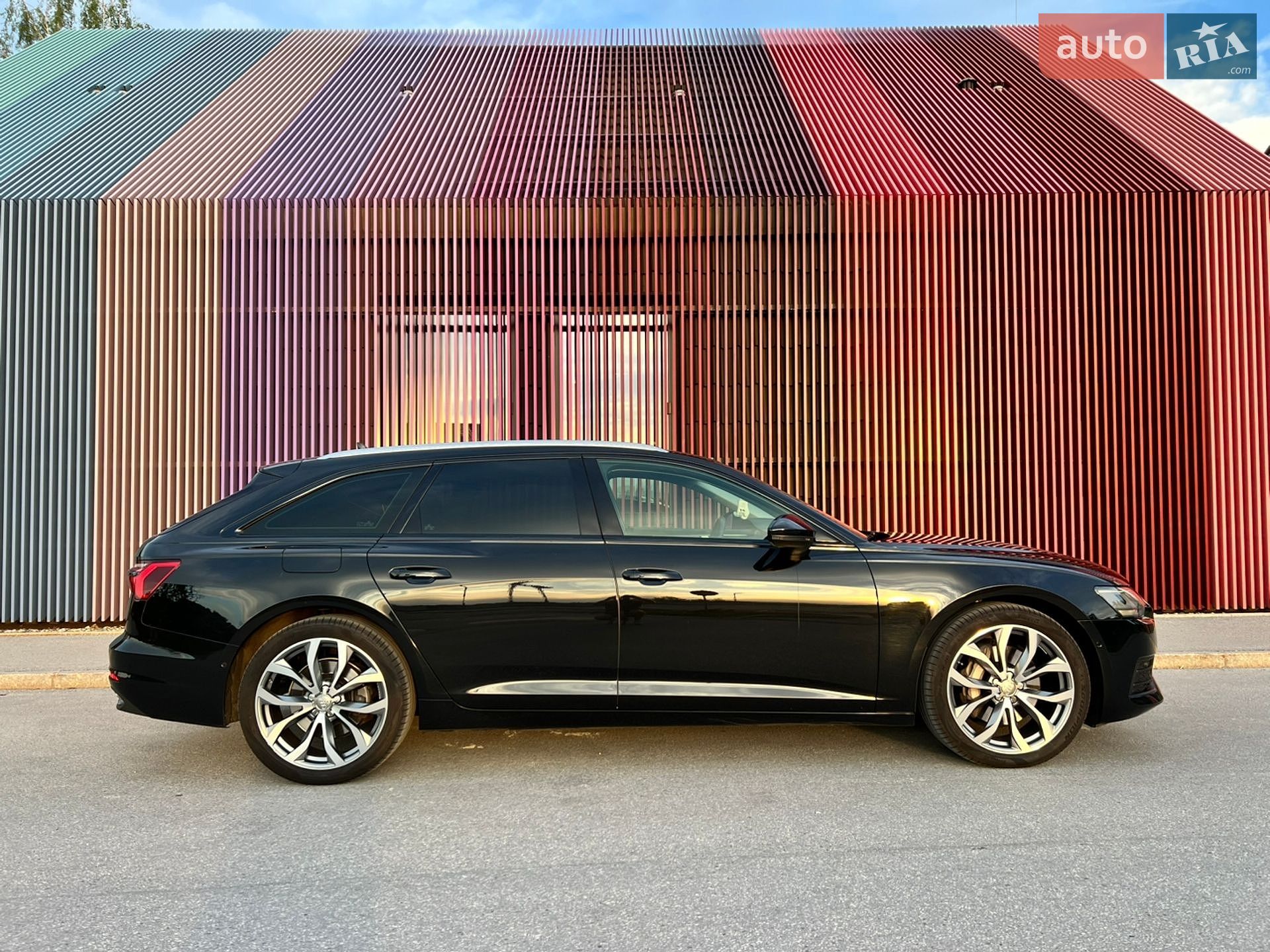 Audi A6 2019 VIN WAUZZZF22LN009667 фото оголошення 4 з 29