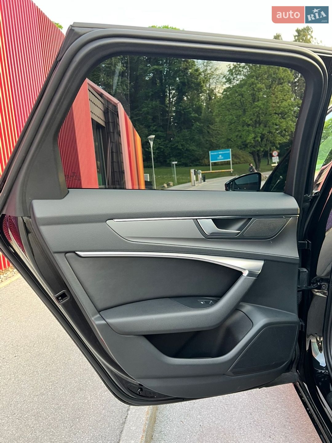 Audi A6 2019 VIN WAUZZZF22LN009667 фото оголошення 21 з 29