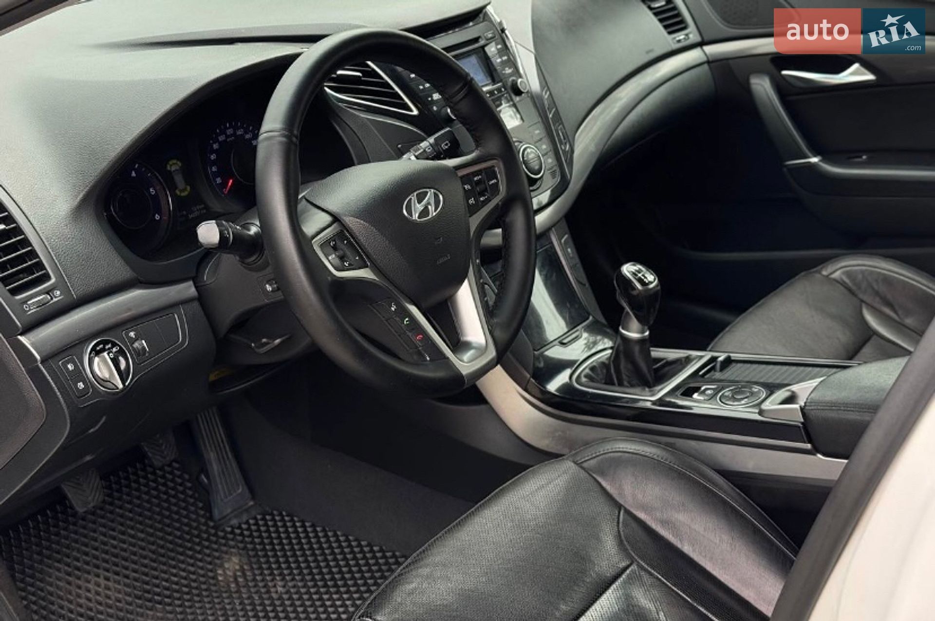 Hyundai i40 2012 VIN KMHLC81UACU028549 фото оголошення 12 з 19