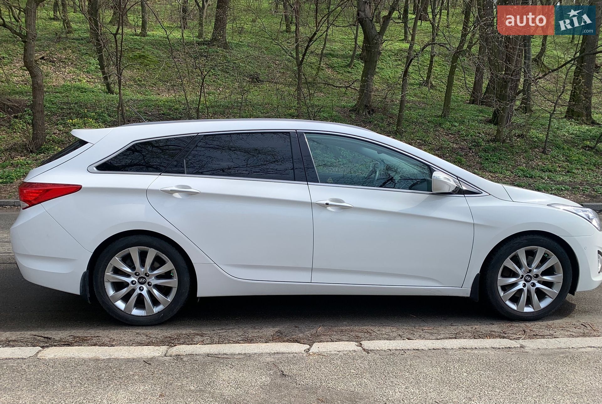 Hyundai i40 2012 VIN KMHLC81UACU028549 фото оголошення 17 з 19