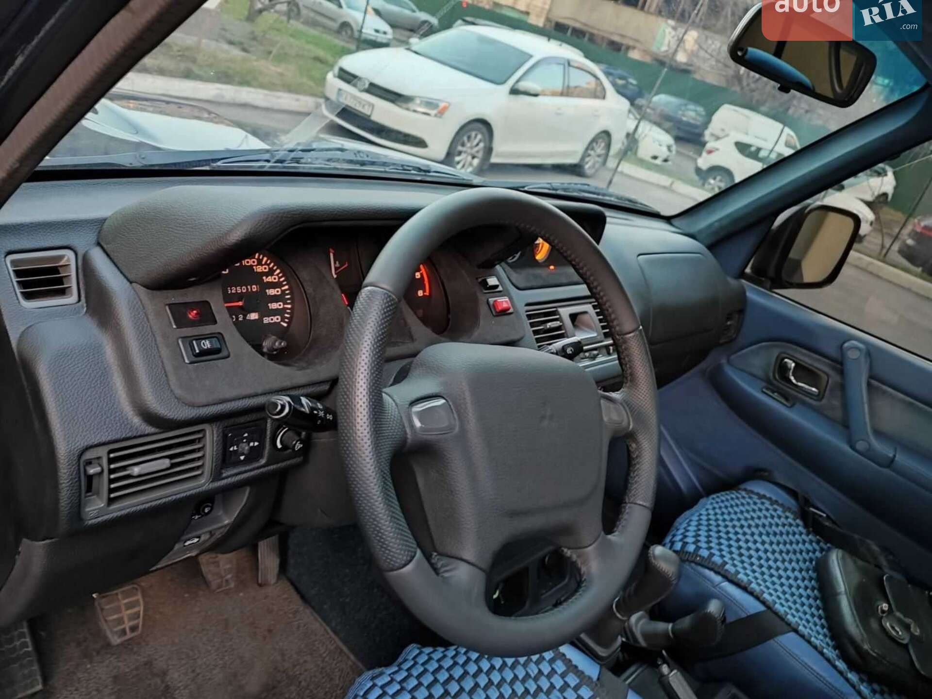 Mitsubishi Pajero 1997 VIN JMB0NV460VJ005176 фото оголошення 8 з 31