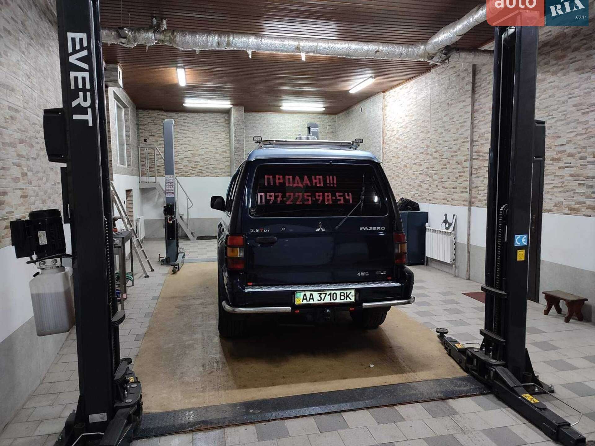 Mitsubishi Pajero 1997 VIN JMB0NV460VJ005176 фото оголошення 21 з 31