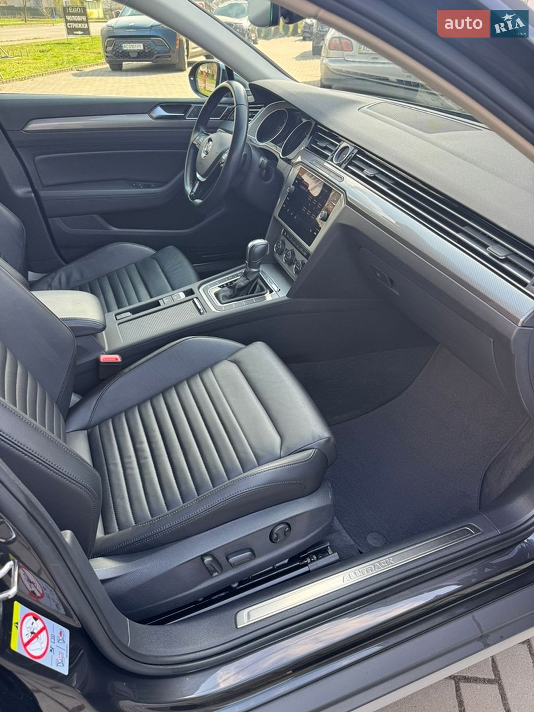 Volkswagen Passat Alltrack 2018 VIN WVWZZZ3CZKE044981 фото оголошення 12 з 37