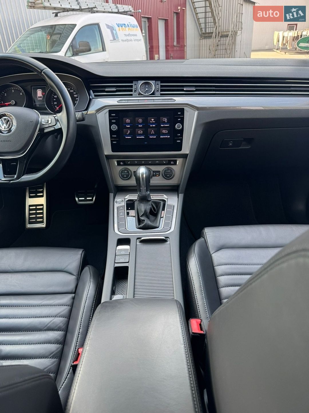 Volkswagen Passat Alltrack 2018 VIN WVWZZZ3CZKE044981 фото оголошення 17 з 37