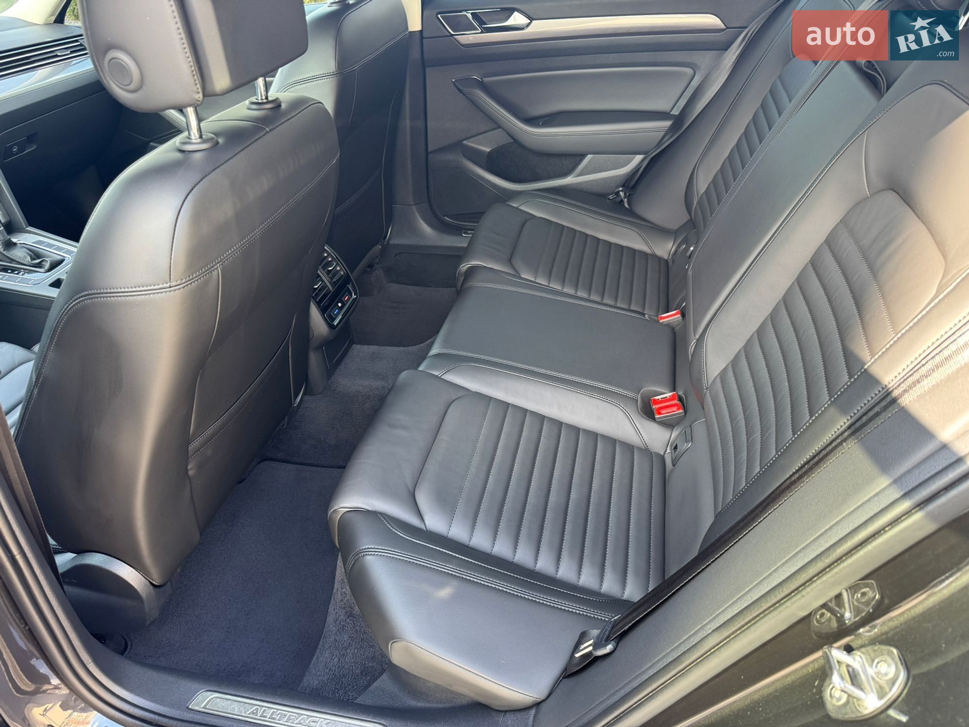 Volkswagen Passat Alltrack 2018 VIN WVWZZZ3CZKE044981 фото оголошення 22 з 37