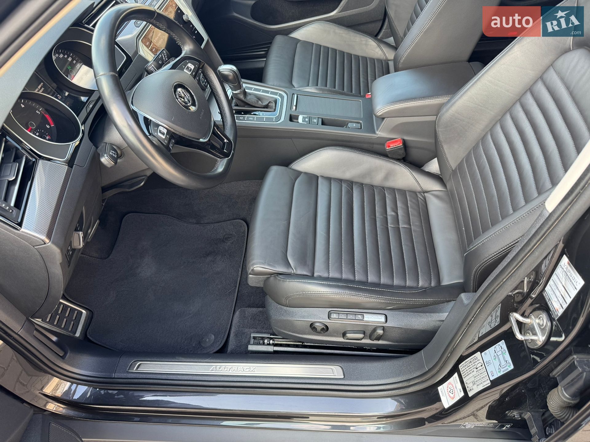 Volkswagen Passat Alltrack 2018 VIN WVWZZZ3CZKE044981 фото оголошення 26 з 37