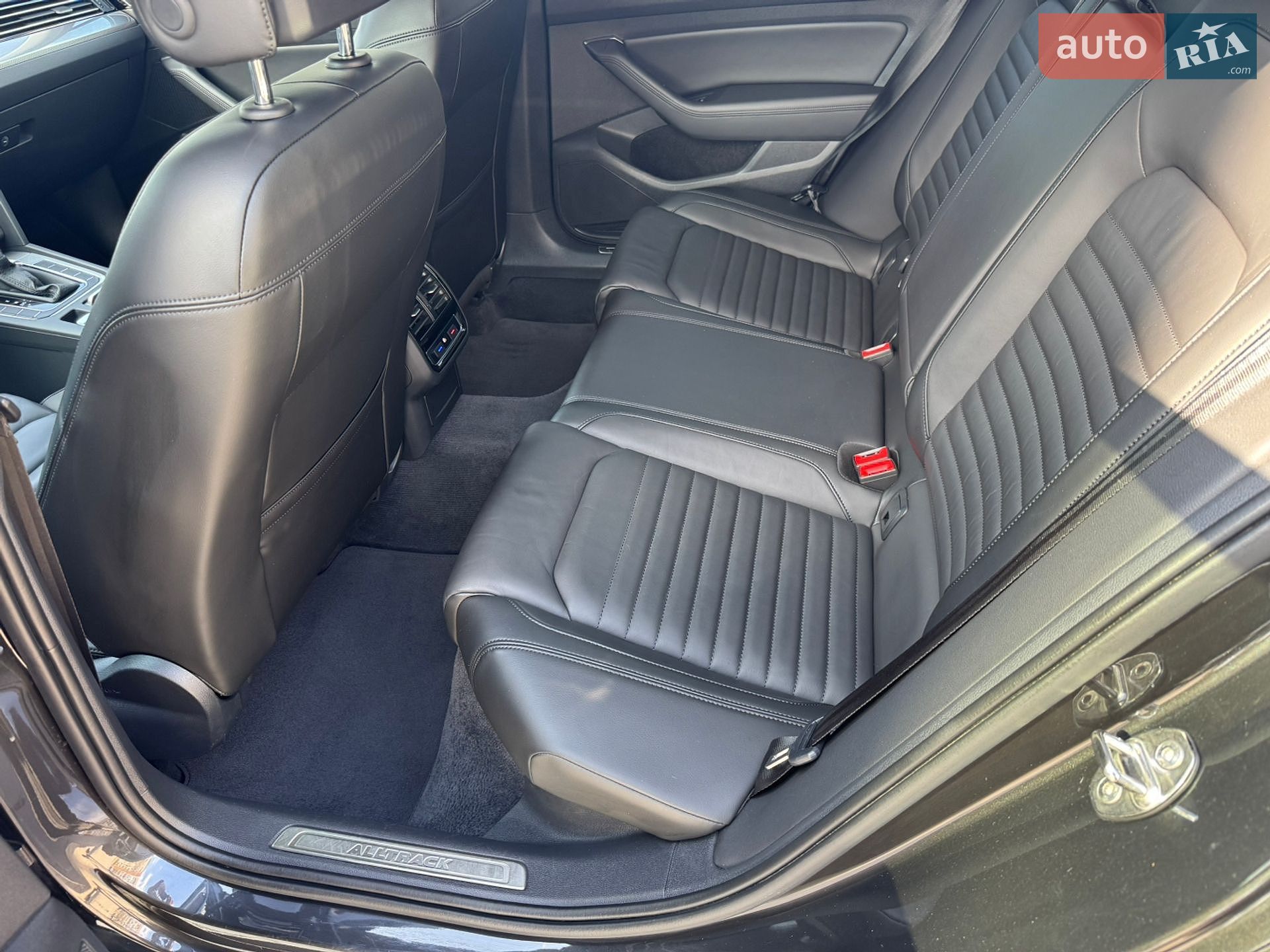 Volkswagen Passat Alltrack 2018 VIN WVWZZZ3CZKE044981 фото оголошення 29 з 37