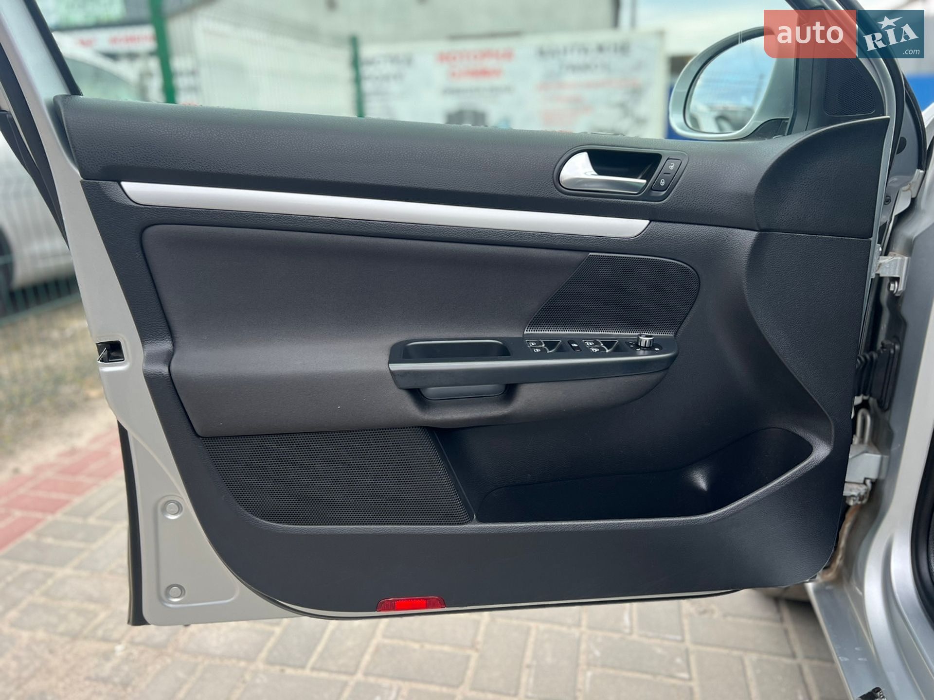 Volkswagen Golf 2011 VIN WVWZZZ1KZBM621886 фото оголошення 30 з 64