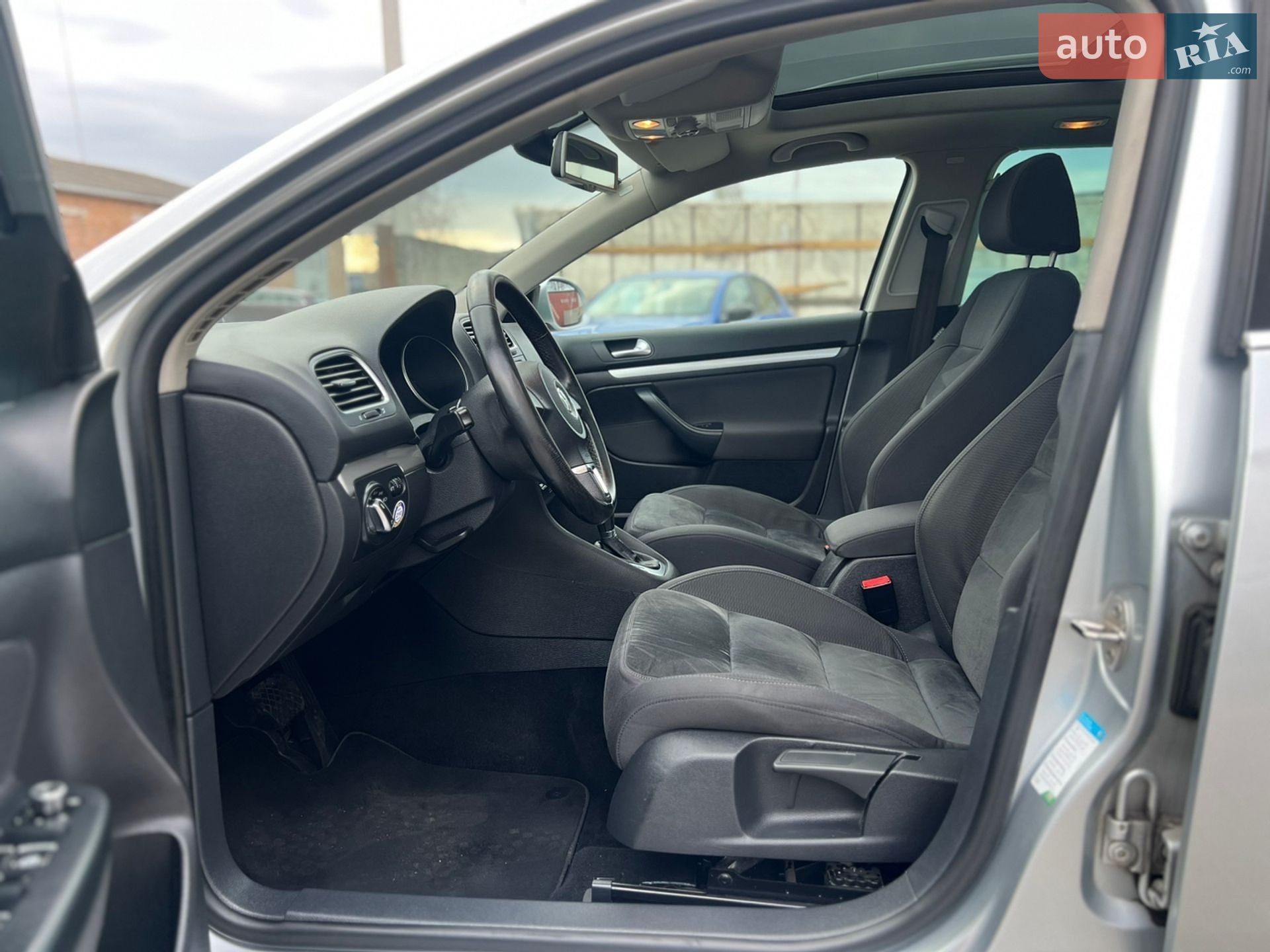 Volkswagen Golf 2011 VIN WVWZZZ1KZBM621886 фото оголошення 32 з 64