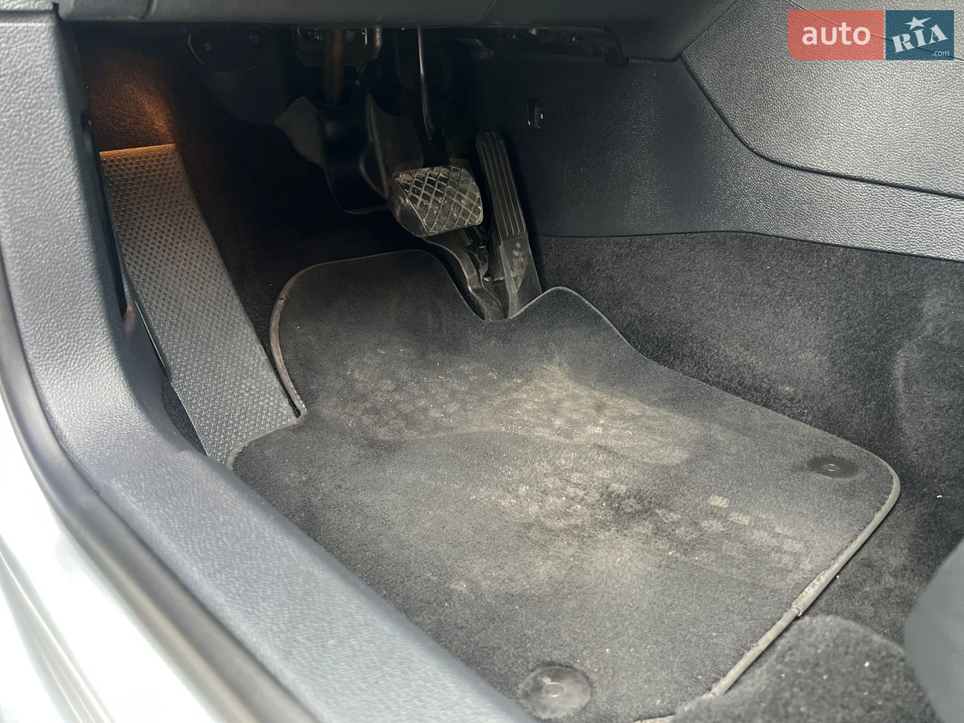 Volkswagen Golf 2011 VIN WVWZZZ1KZBM621886 фото оголошення 39 з 64