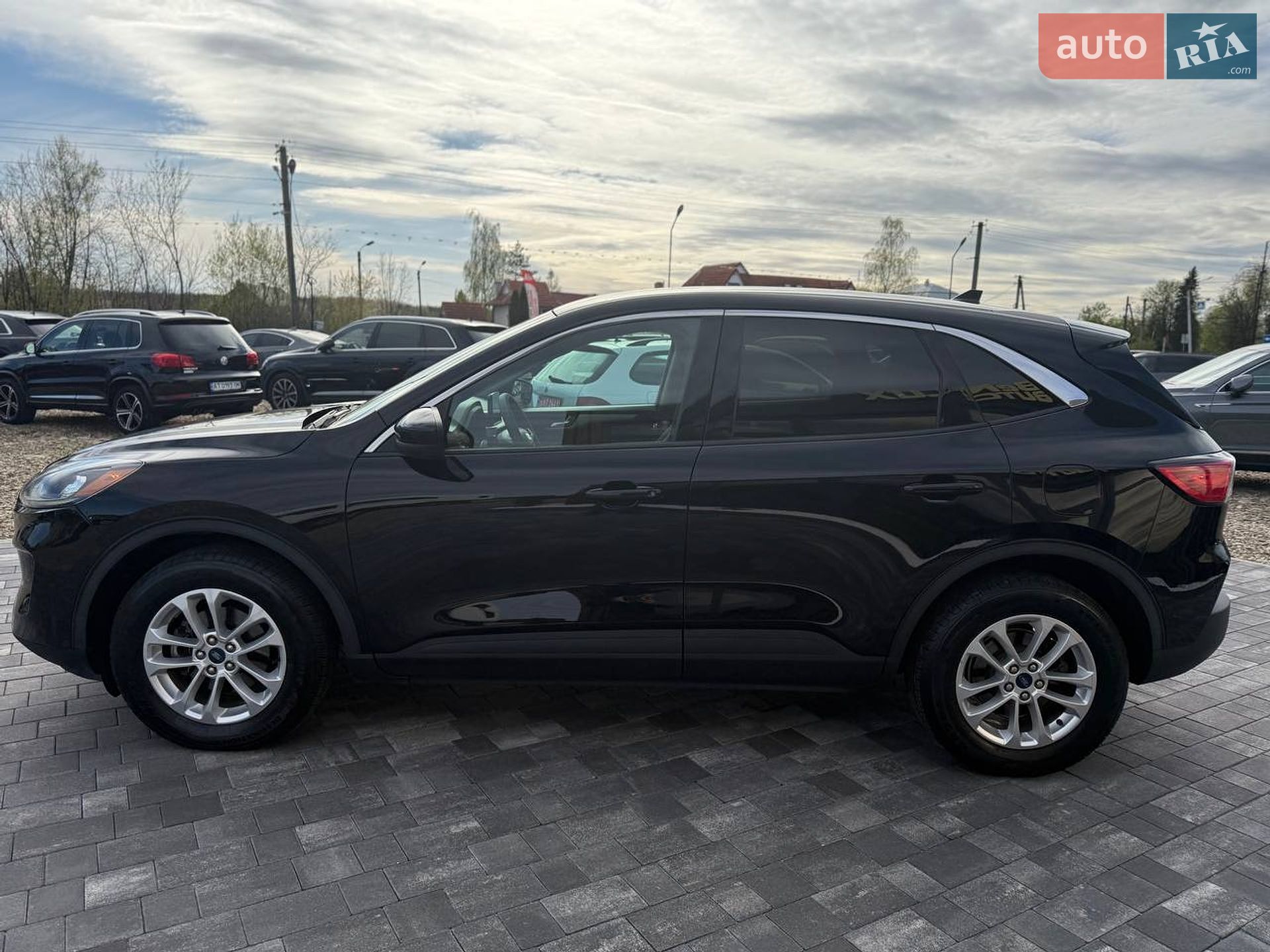 Ford Escape 2020 VIN 1FMCU9G60LUB19000 фото оголошення 5 з 21