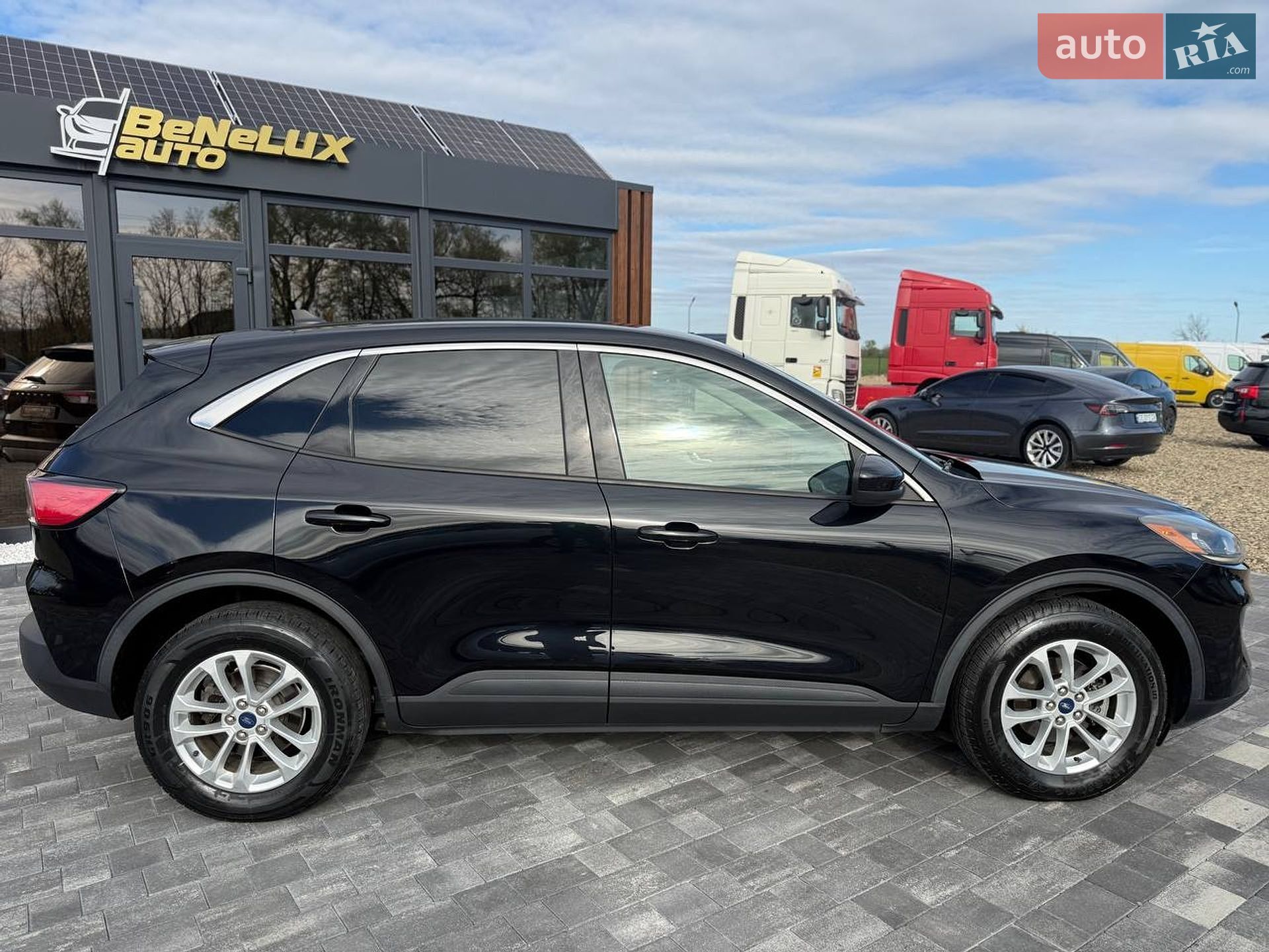Ford Escape 2020 VIN 1FMCU9G60LUB19000 фото оголошення 10 з 21