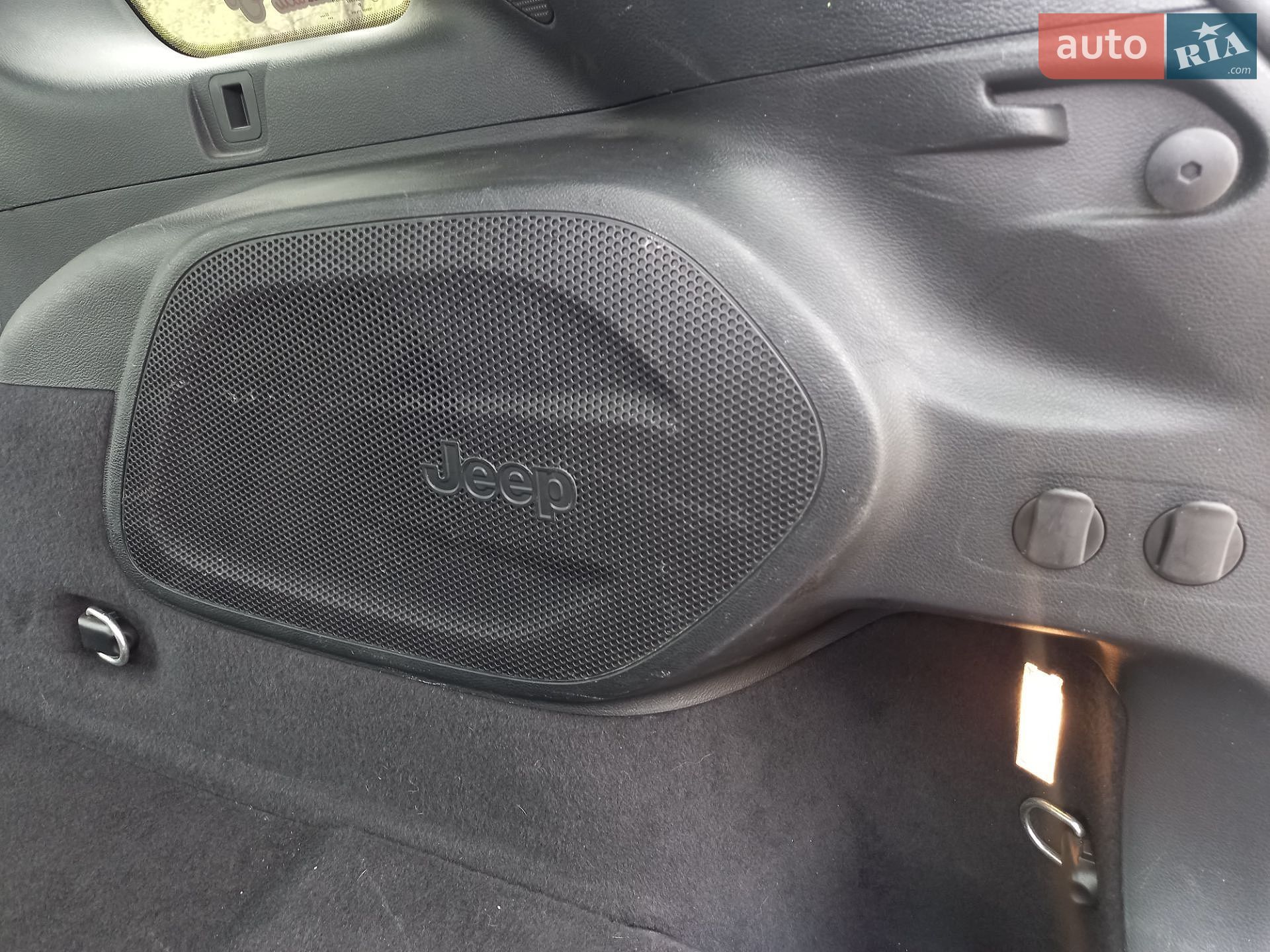 Jeep Cherokee 2022 VIN 1C4PJMDX0ND555623 фото оголошення 8 з 26