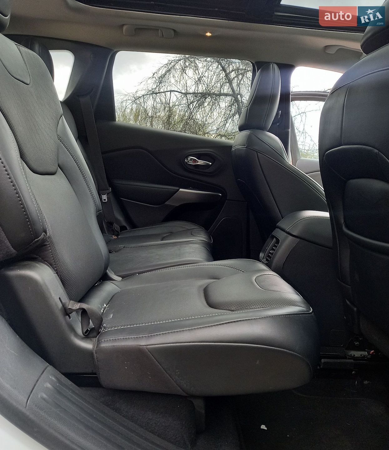 Jeep Cherokee 2022 VIN 1C4PJMDX0ND555623 фото оголошення 10 з 26