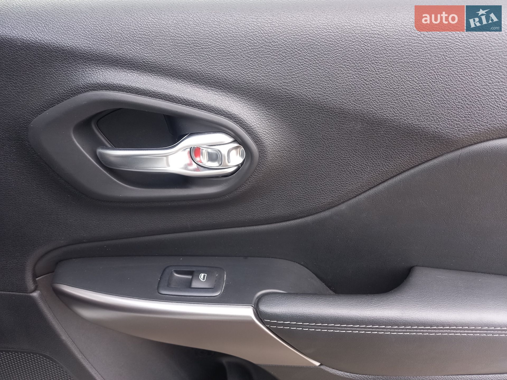 Jeep Cherokee 2022 VIN 1C4PJMDX0ND555623 фото оголошення 16 з 26