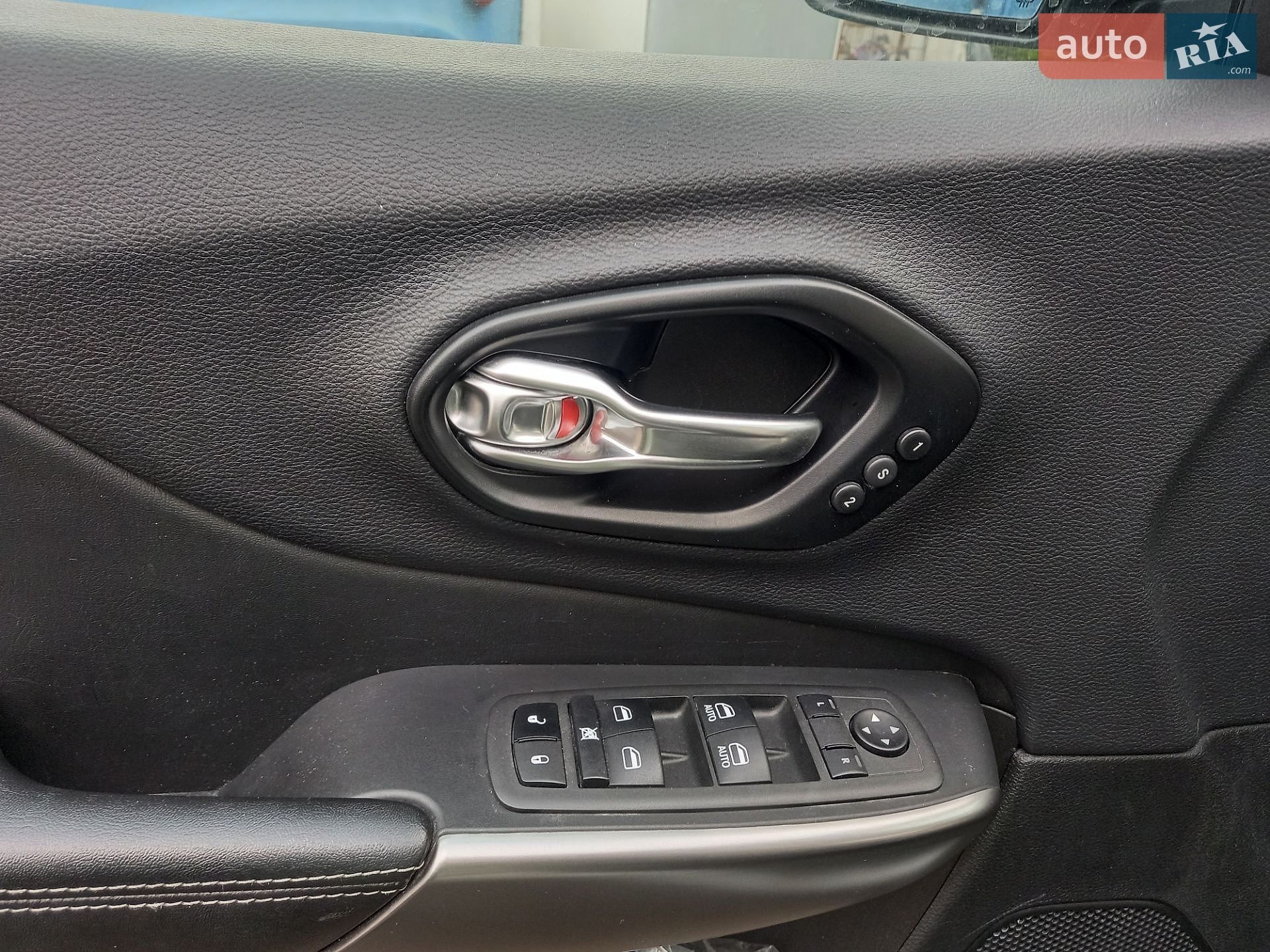 Jeep Cherokee 2022 VIN 1C4PJMDX0ND555623 фото оголошення 18 з 26