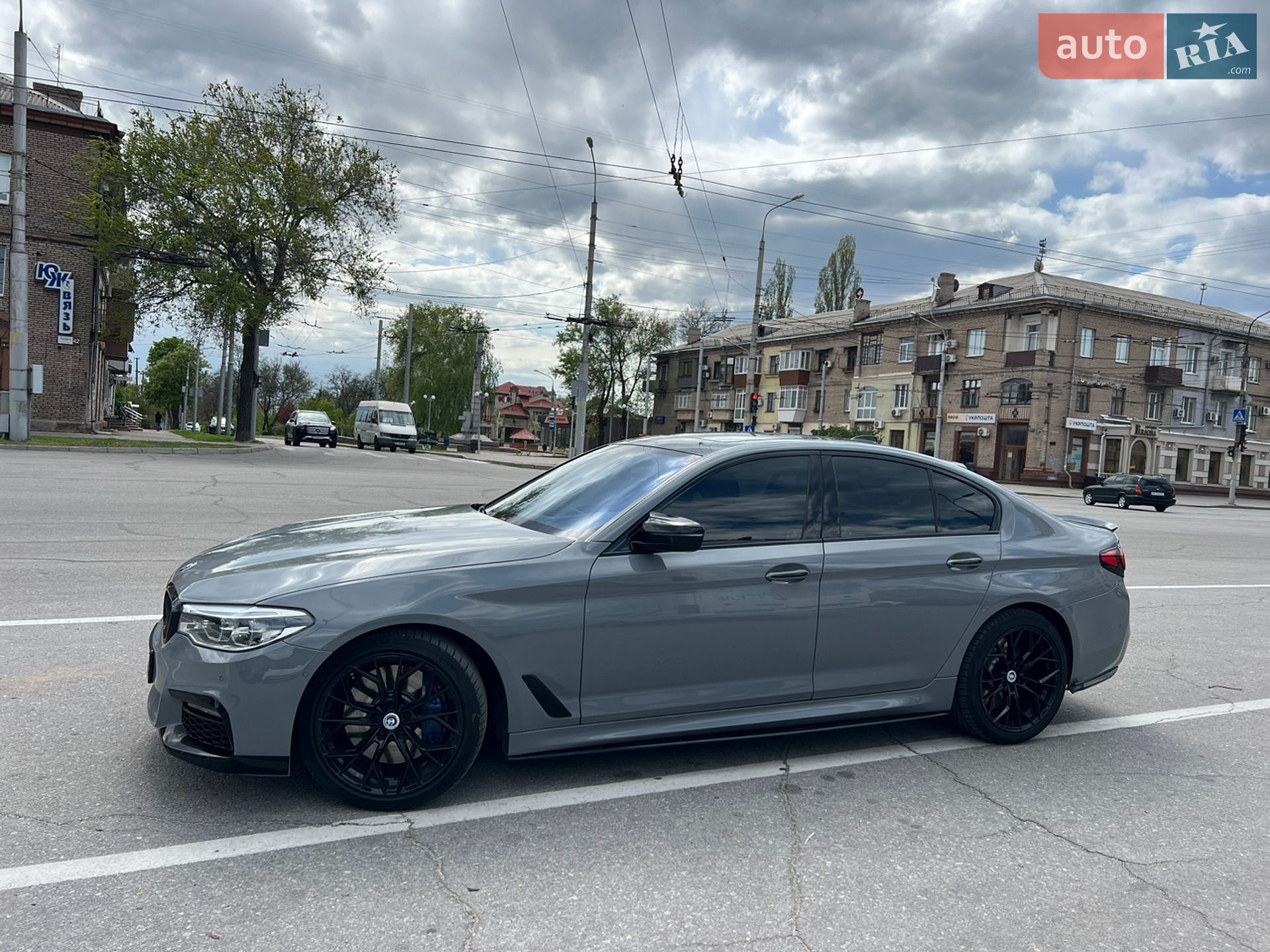 BMW 5 Series 2017 VIN WBAJE5C39HG916880 фото оголошення 2 з 39