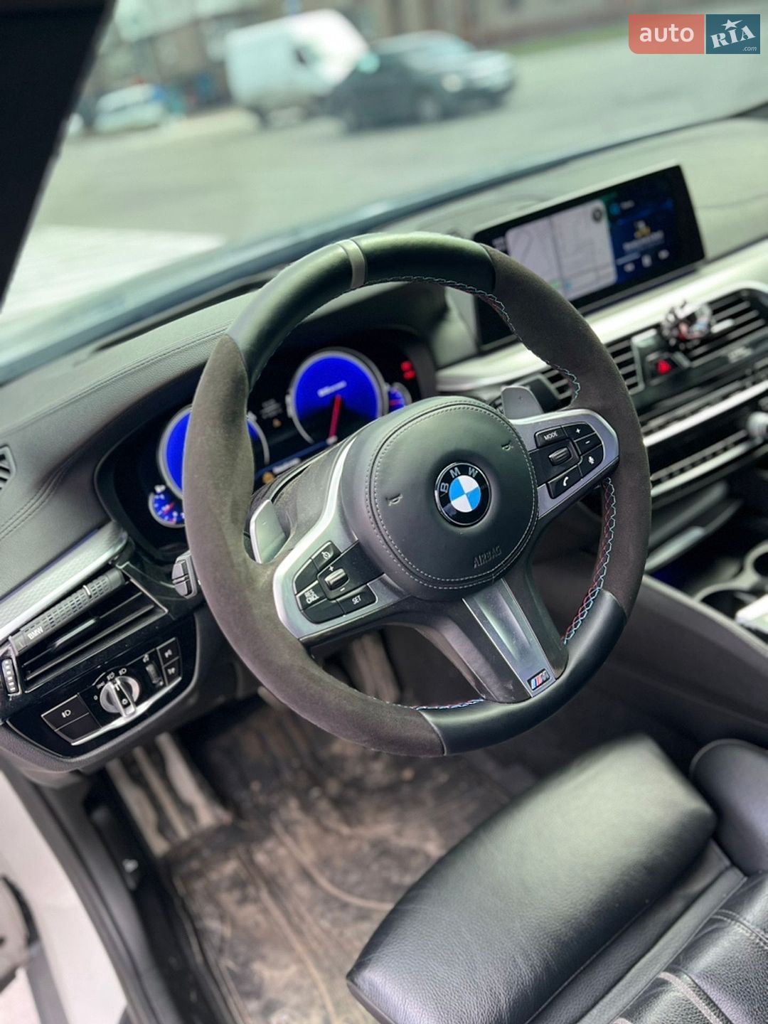 BMW 5 Series 2017 VIN WBAJE5C39HG916880 фото оголошення 10 з 39