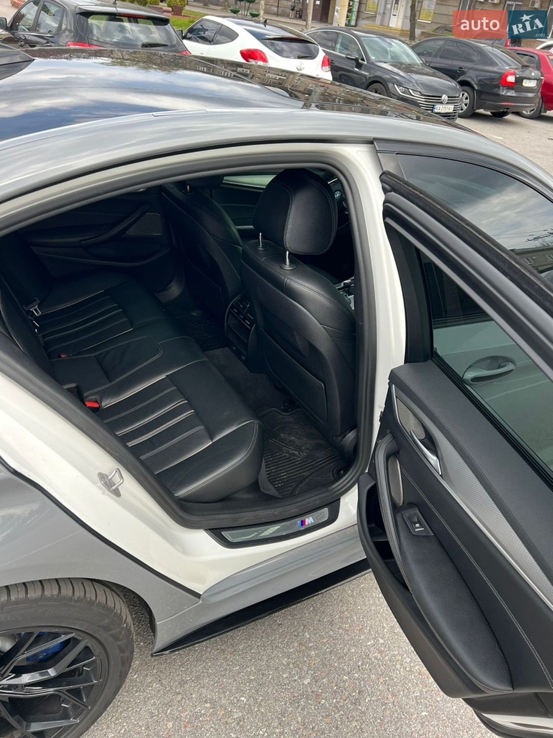 BMW 5 Series 2017 VIN WBAJE5C39HG916880 фото оголошення 14 з 39