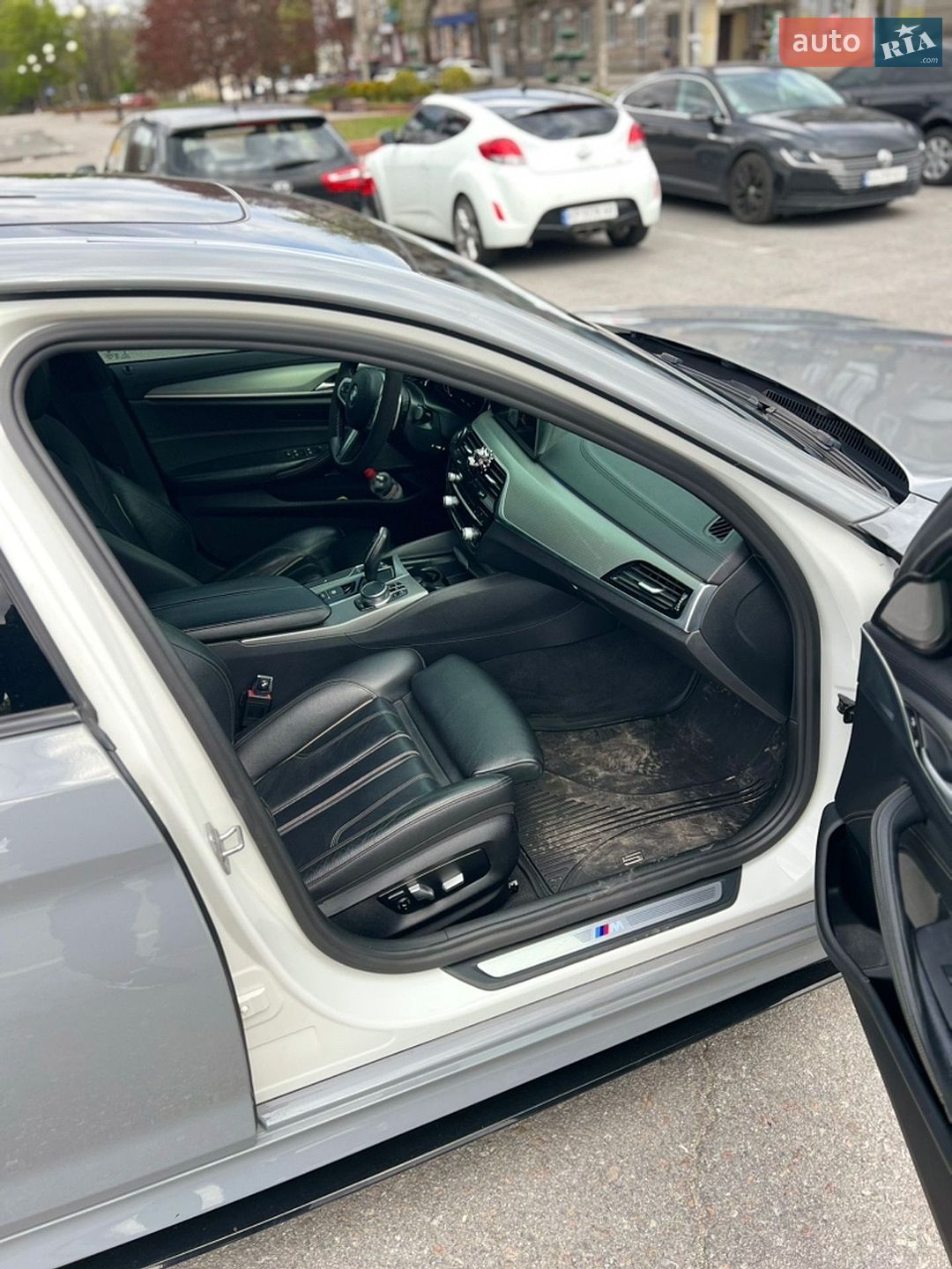 BMW 5 Series 2017 VIN WBAJE5C39HG916880 фото оголошення 15 з 39