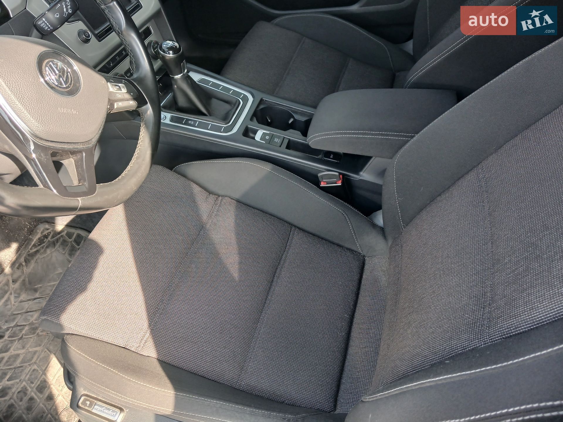 Volkswagen Passat 2015 VIN WVWZZZ3CZFE426448 фото оголошення 7 з 17