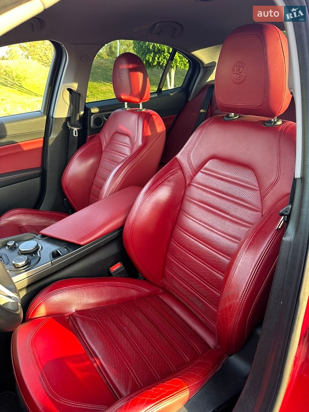 Alfa Romeo Giulia 2017 VIN ZAREAEGN2J7575880 фото оголошення 12 з 18