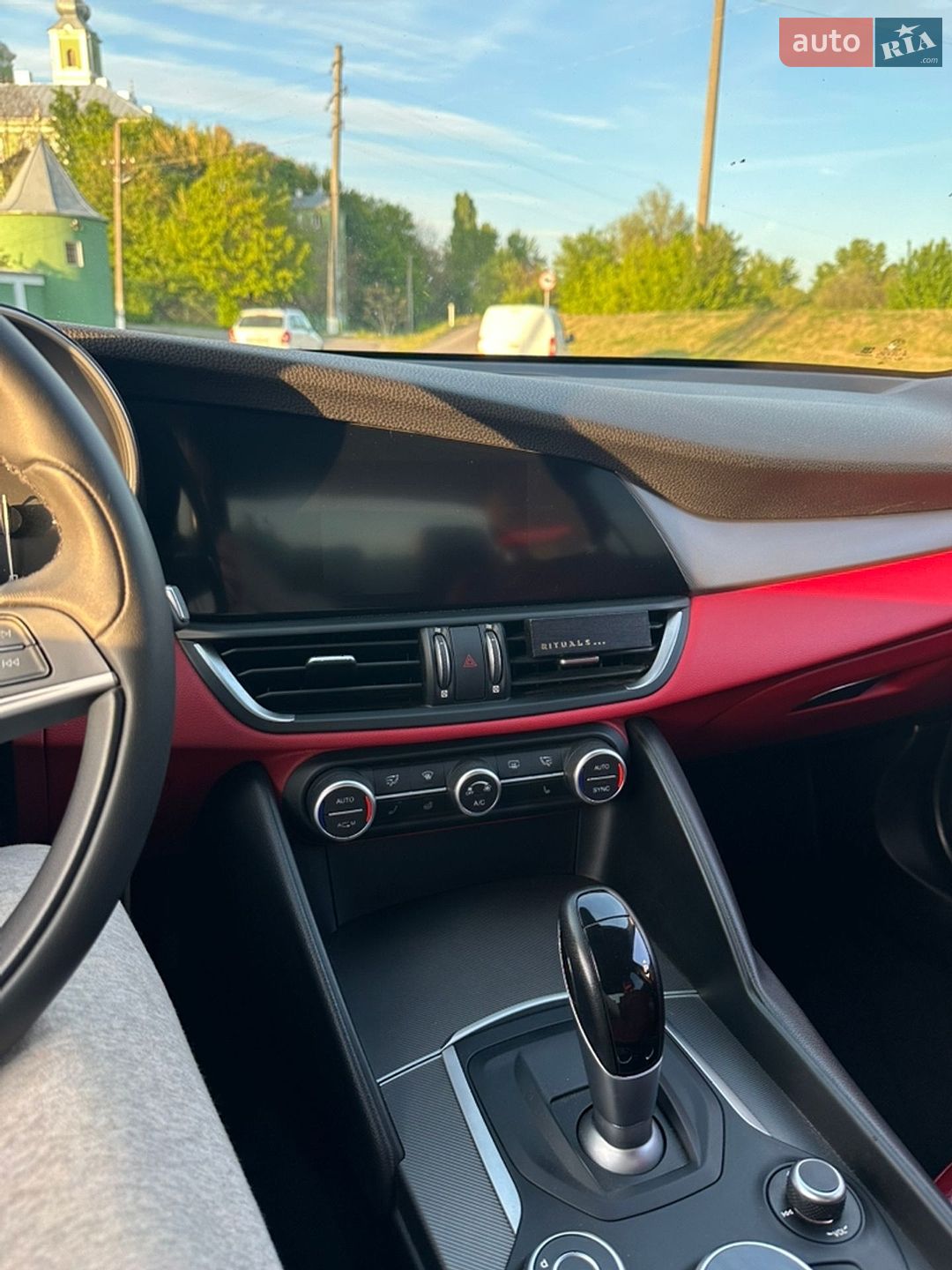 Alfa Romeo Giulia 2017 VIN ZAREAEGN2J7575880 фото оголошення 15 з 18