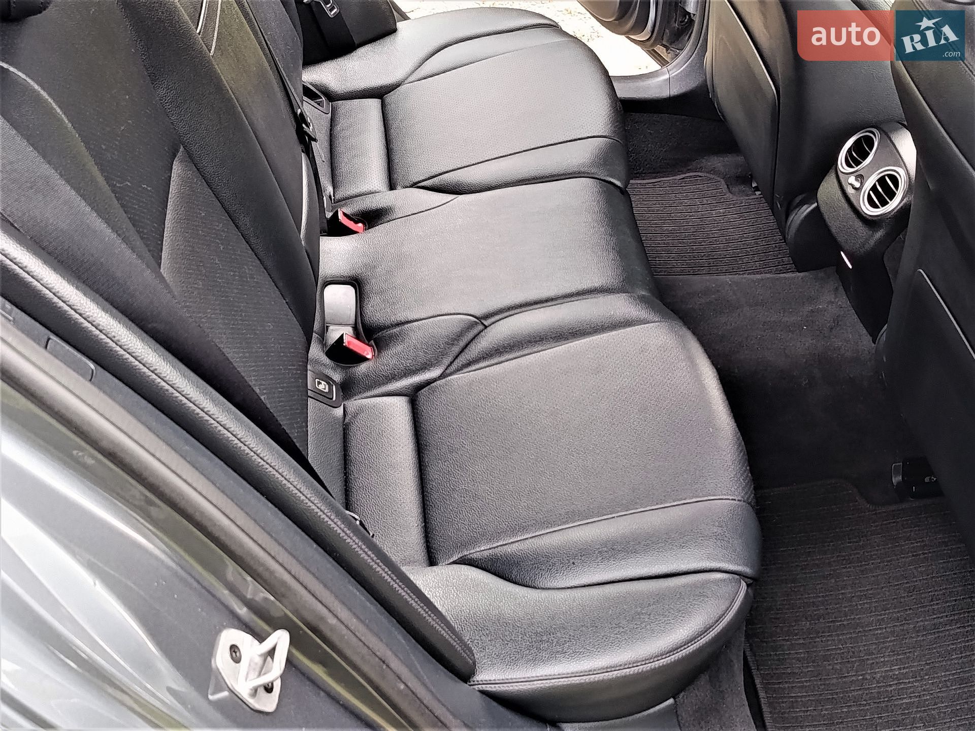 Mercedes-Benz E-Class 2020 VIN W1K2132041A878110 фото оголошення 26 з 114