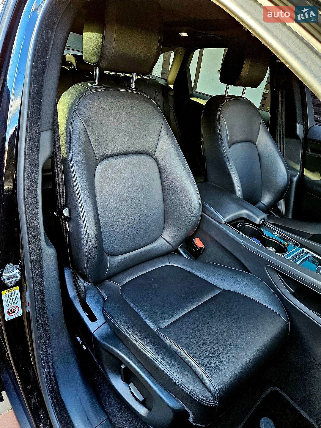 Jaguar F-Pace 2017 VIN SADCJ2BV2HA881681 фото оголошення 8 з 24